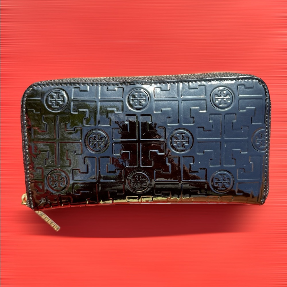 Authentic Tory Burch Patent Leather Wallet